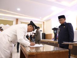 Lantik Puluhan Pejabat, Bupati Ilham Azikin Harap Pelayanan Cepat dan Tepat untuk Masyarakat Bantaeng