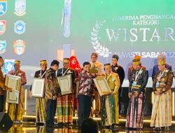 Kemenkes RI Serahkan Pemkab Bantaeng Penghargaan Tertinggi Swasti Saba Wistara